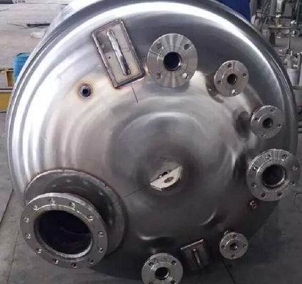 DIN 280011 standardına uygun kaynaklı bağlantı tipi yarı küresel tank başları