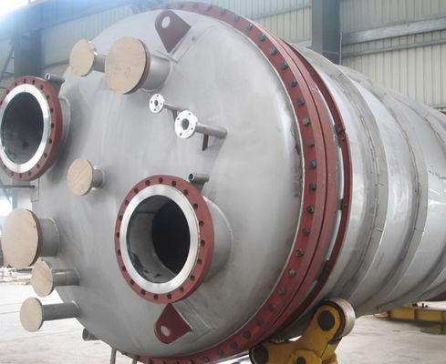 DIN 280011 standardına uygun kaynaklı bağlantı tipi yarı küresel tank başları